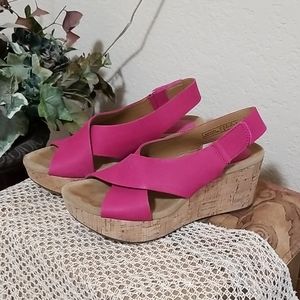 Clarks Artisan Wedge Sandal Shoes 8.5 Fuchsia Pink